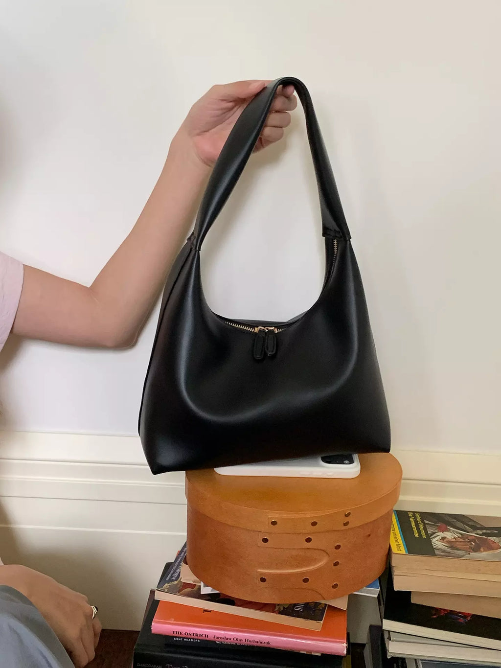 Shoulder Bag for Women – Minimalist Soft PU Leather Hobo Purse with Zipper Closure for Everyday Use
