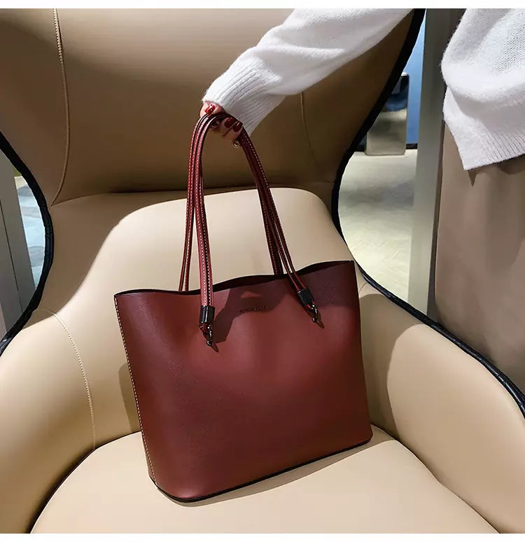Large Tote Bag for Women – Minimalist Shoulder Bag with Spacious Interior for Everyday Use
