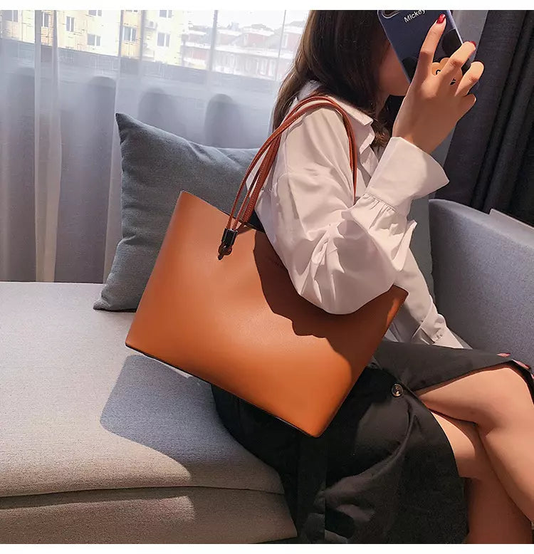 Large Tote Bag for Women – Minimalist Shoulder Bag with Spacious Interior for Everyday Use