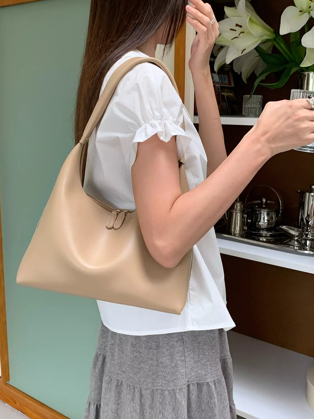 Shoulder Bag for Women – Minimalist Soft PU Leather Hobo Purse with Zipper Closure for Everyday Use
