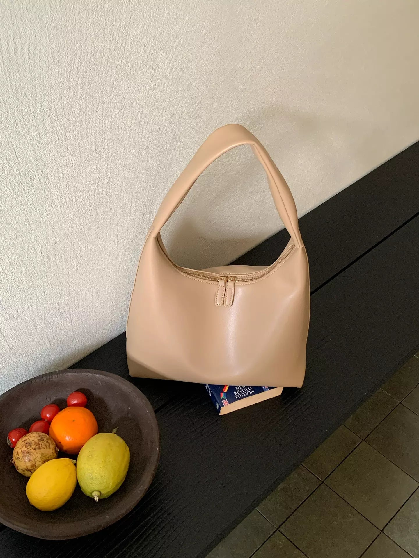 Shoulder Bag for Women – Minimalist Soft PU Leather Hobo Purse with Zipper Closure for Everyday Use